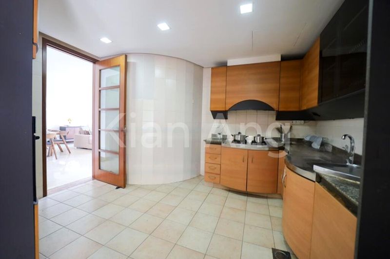 4 Bed Condo for Sale in  Nassim Jade - Image 6